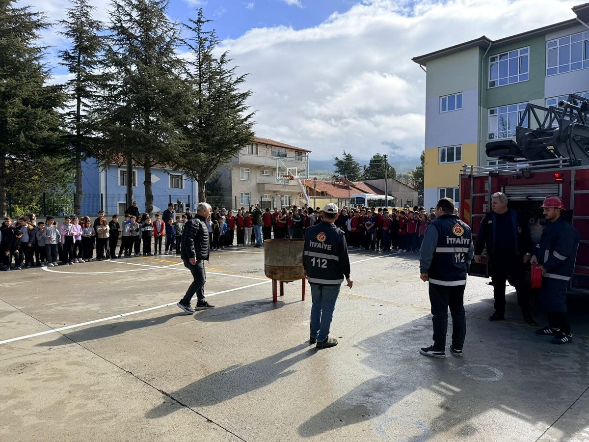 Yangın tahliye tatbikatı gerçekleştirildi.